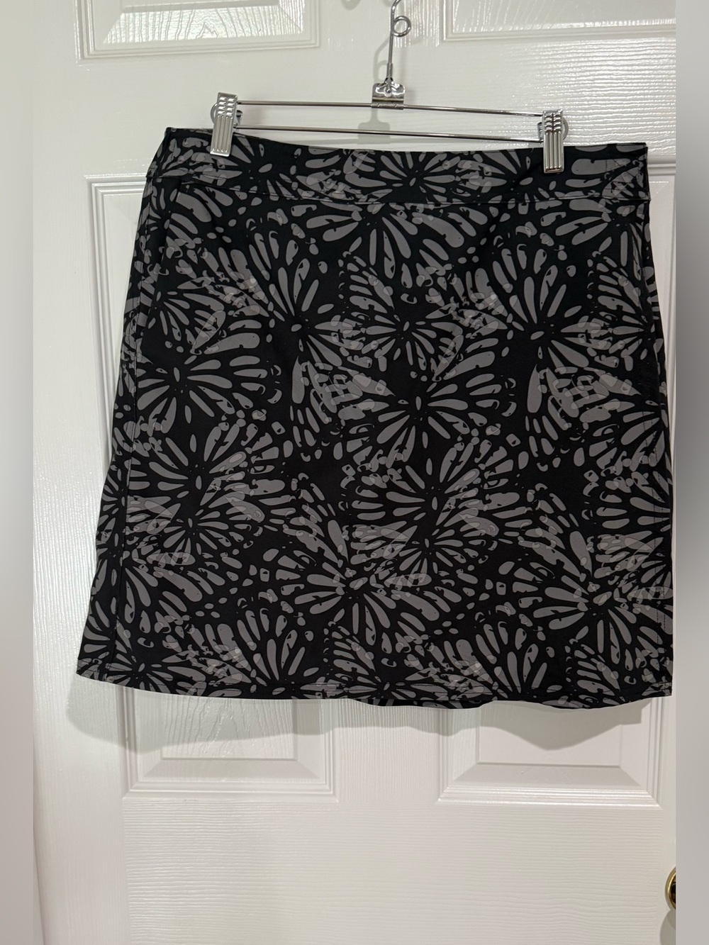 Women's Black Floral-Pattern A-Line Skirt